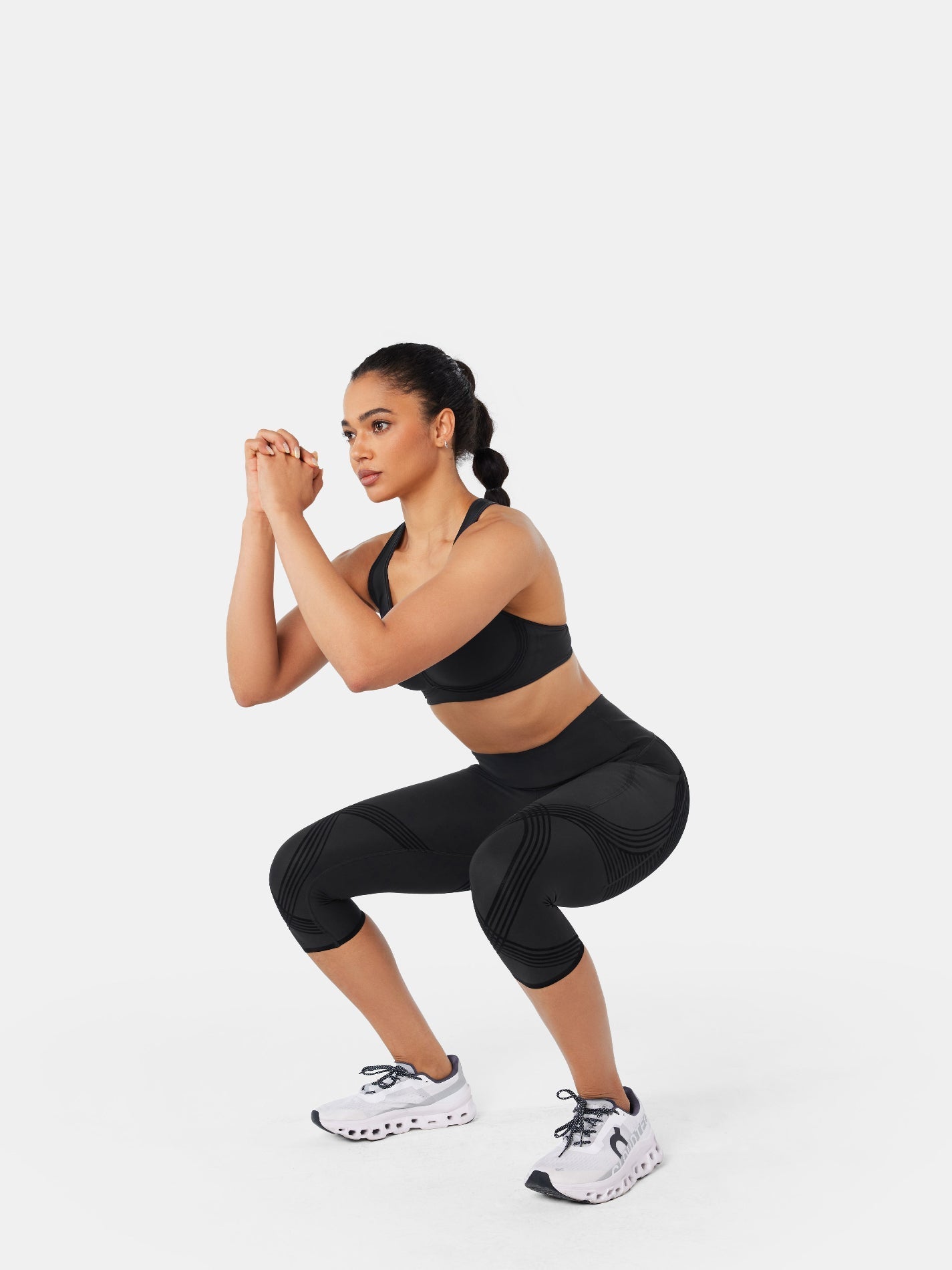 Body Sculpt Side Pocket Capri Leggings | Mova Studio