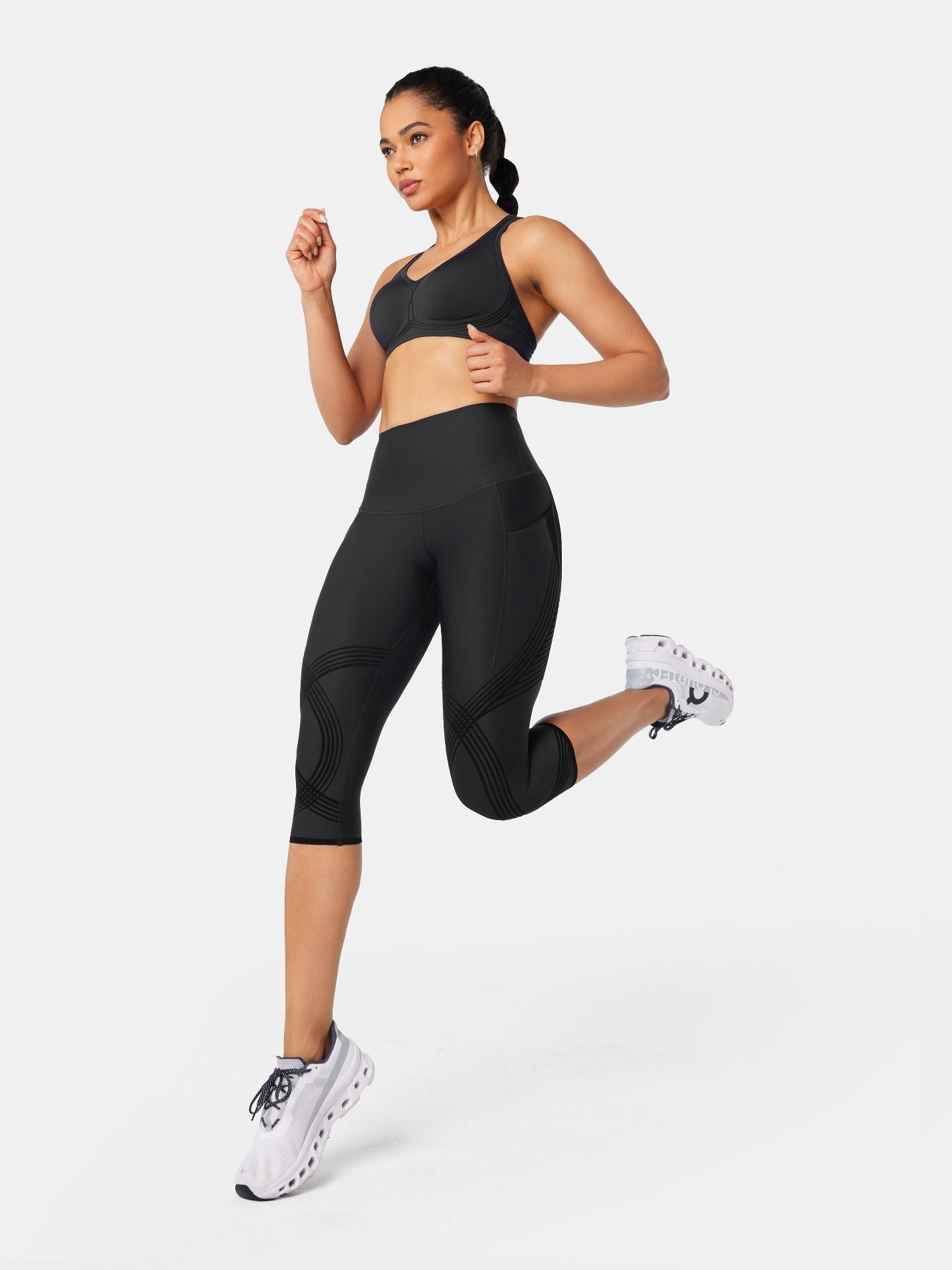 Body Sculpt Side Pocket Capri Leggings | Mova Studio
