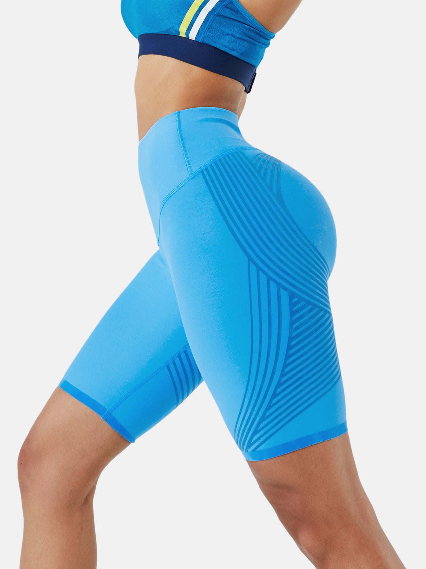 Body Sculpt 9" Biker Shorts (Reversible Wear) | Mova Studio