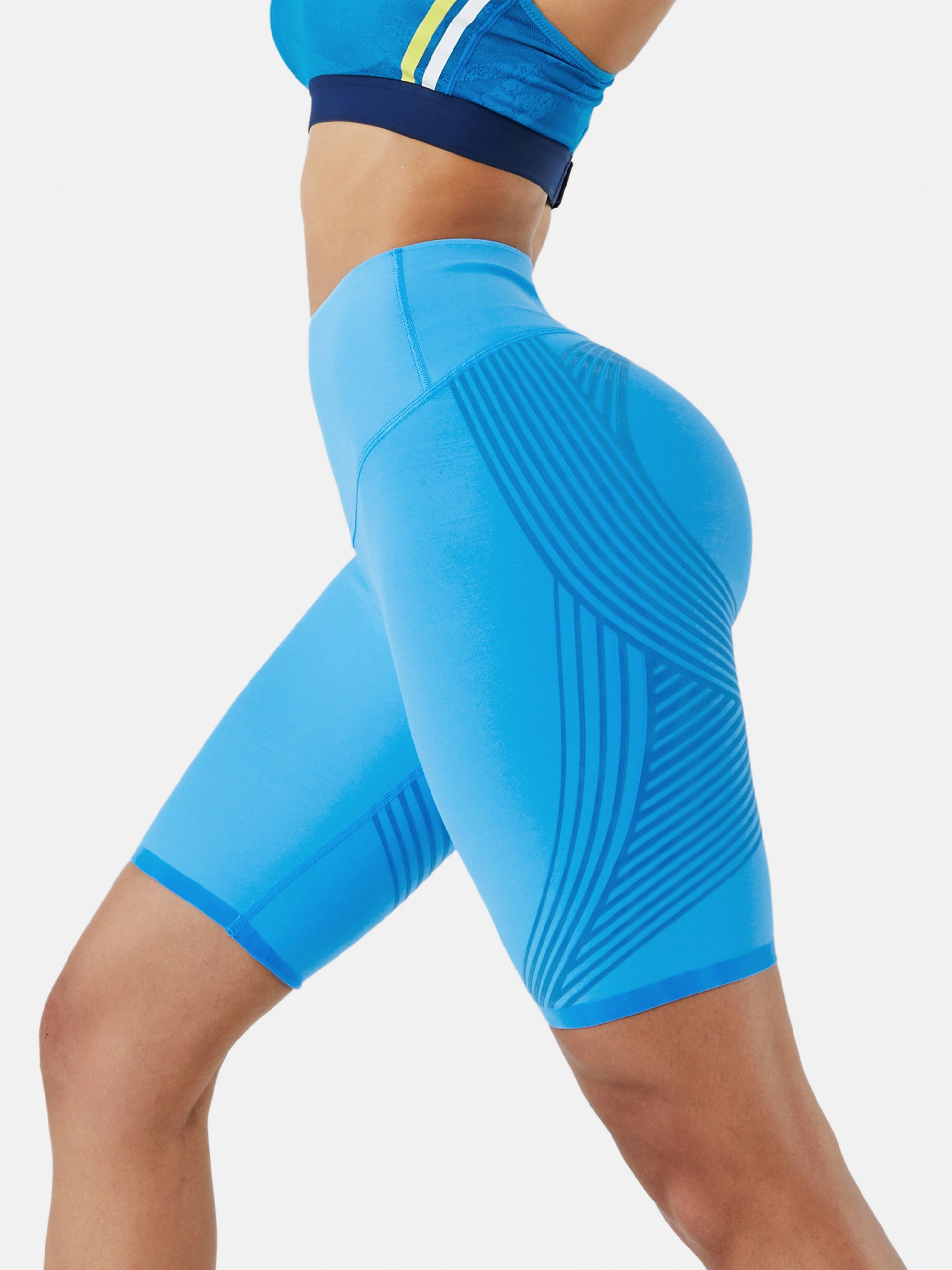 Body Sculpt 9" Biker Shorts (Reversible Wear) | Mova Studio