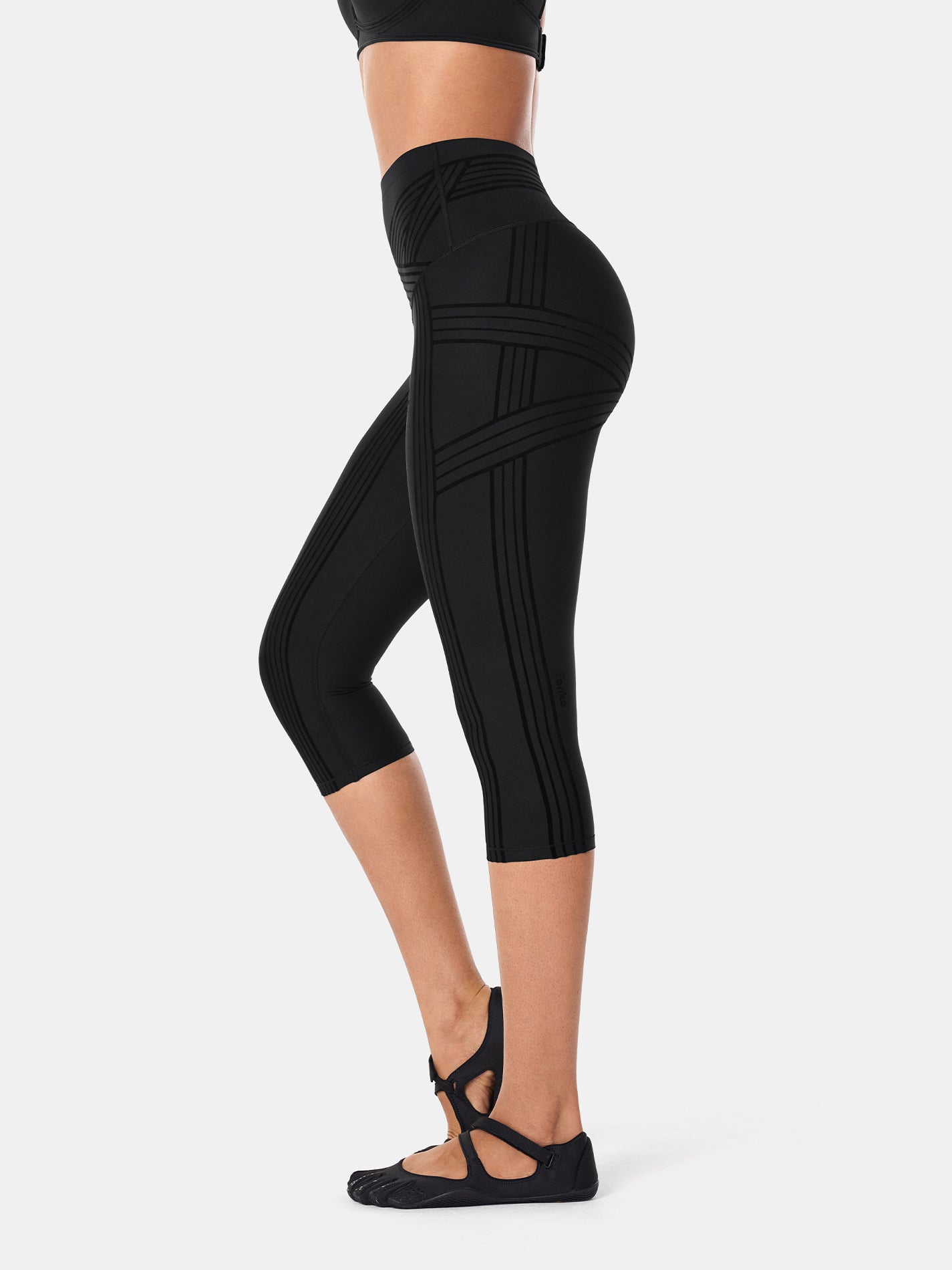PowerBand Resistance Capri Leggings (Reversible Wear) | Mova Studio