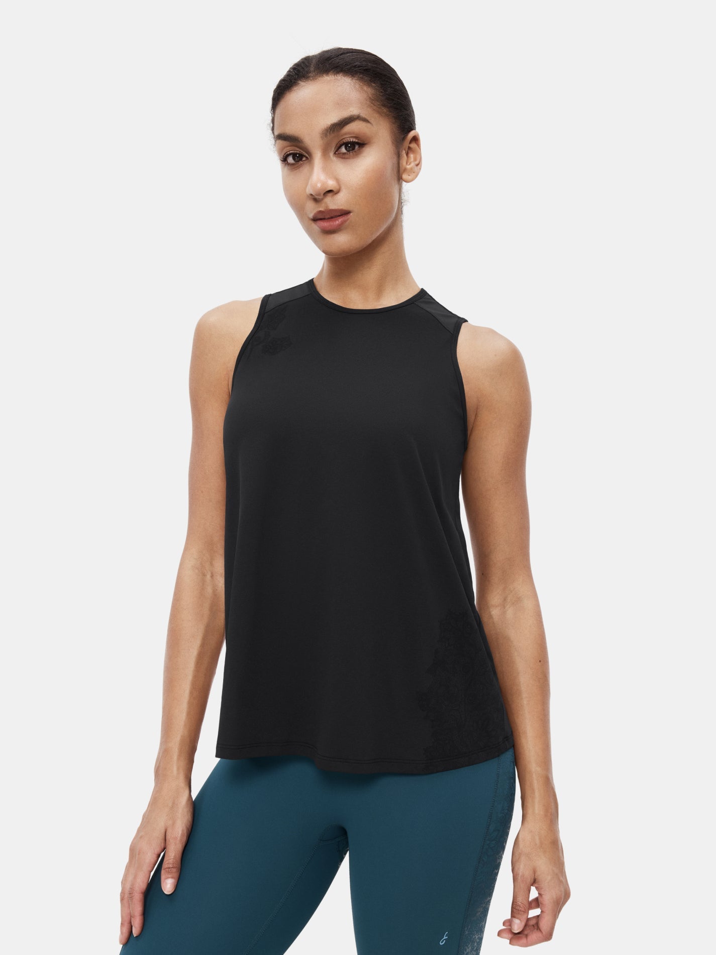 Body Sculpt CalmWave Tank Top (Built-in Bra) | Mova Studio