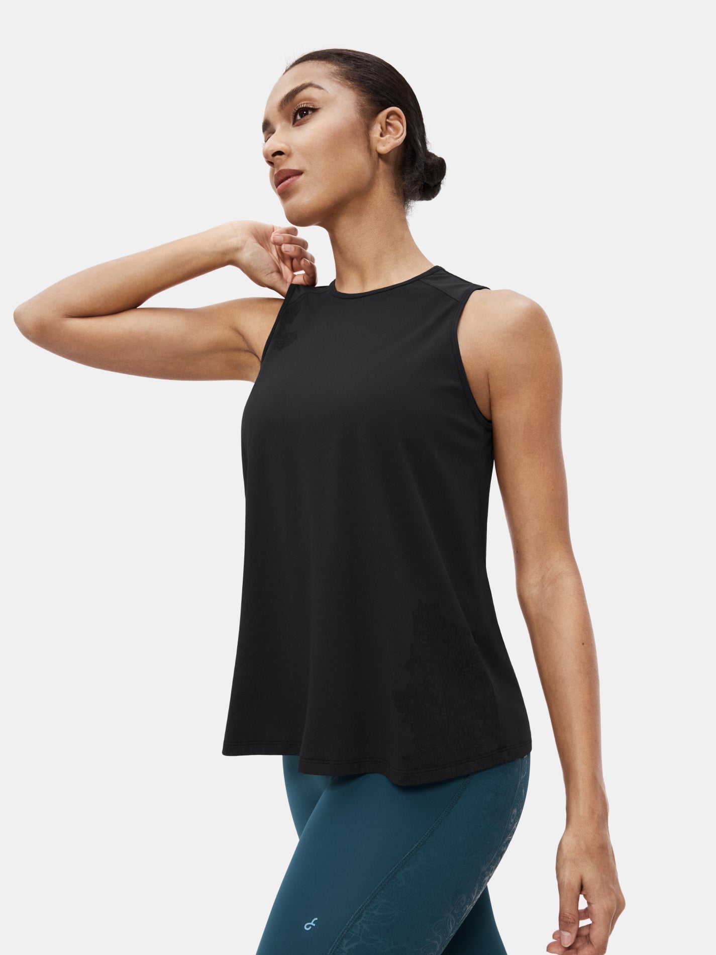 Body Sculpt CalmWave Tank Top (Built-in Bra) | Mova Studio