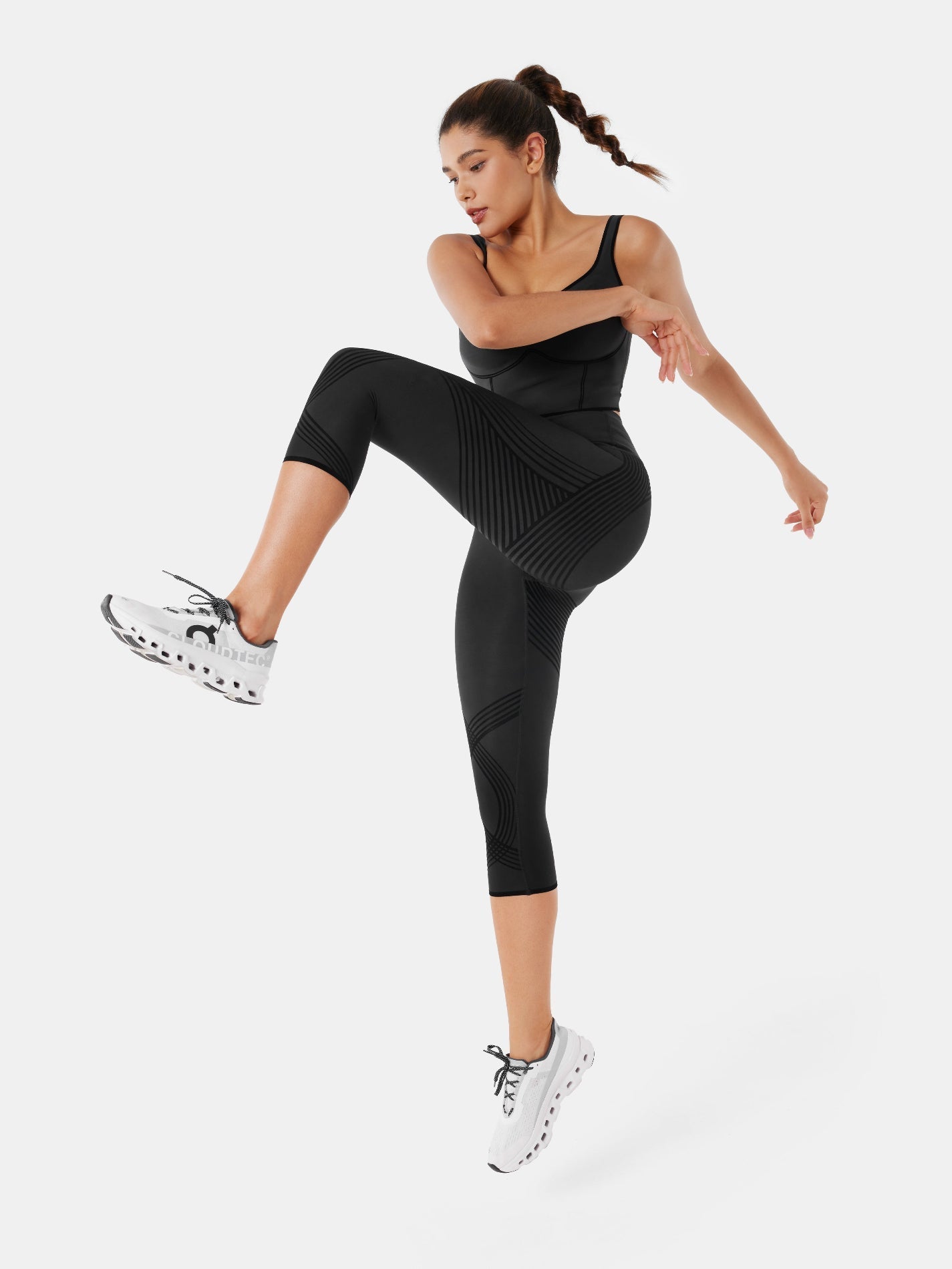 Body Sculpt Capri Leggings (Reversible Wear) | Mova Studio