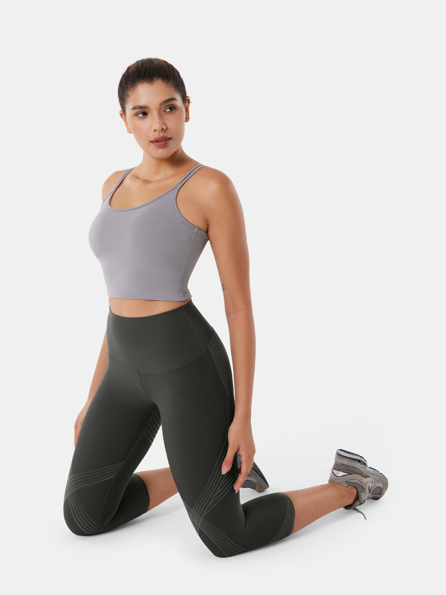 Body Sculpt Capri Leggings (Reversible Wear) | Mova Studio