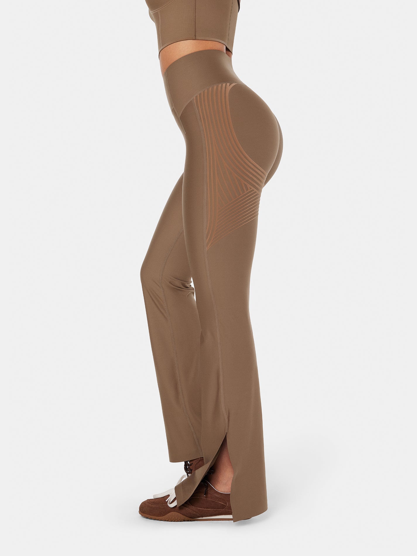 Body Sculpt Flare Leggings | Mova Studio