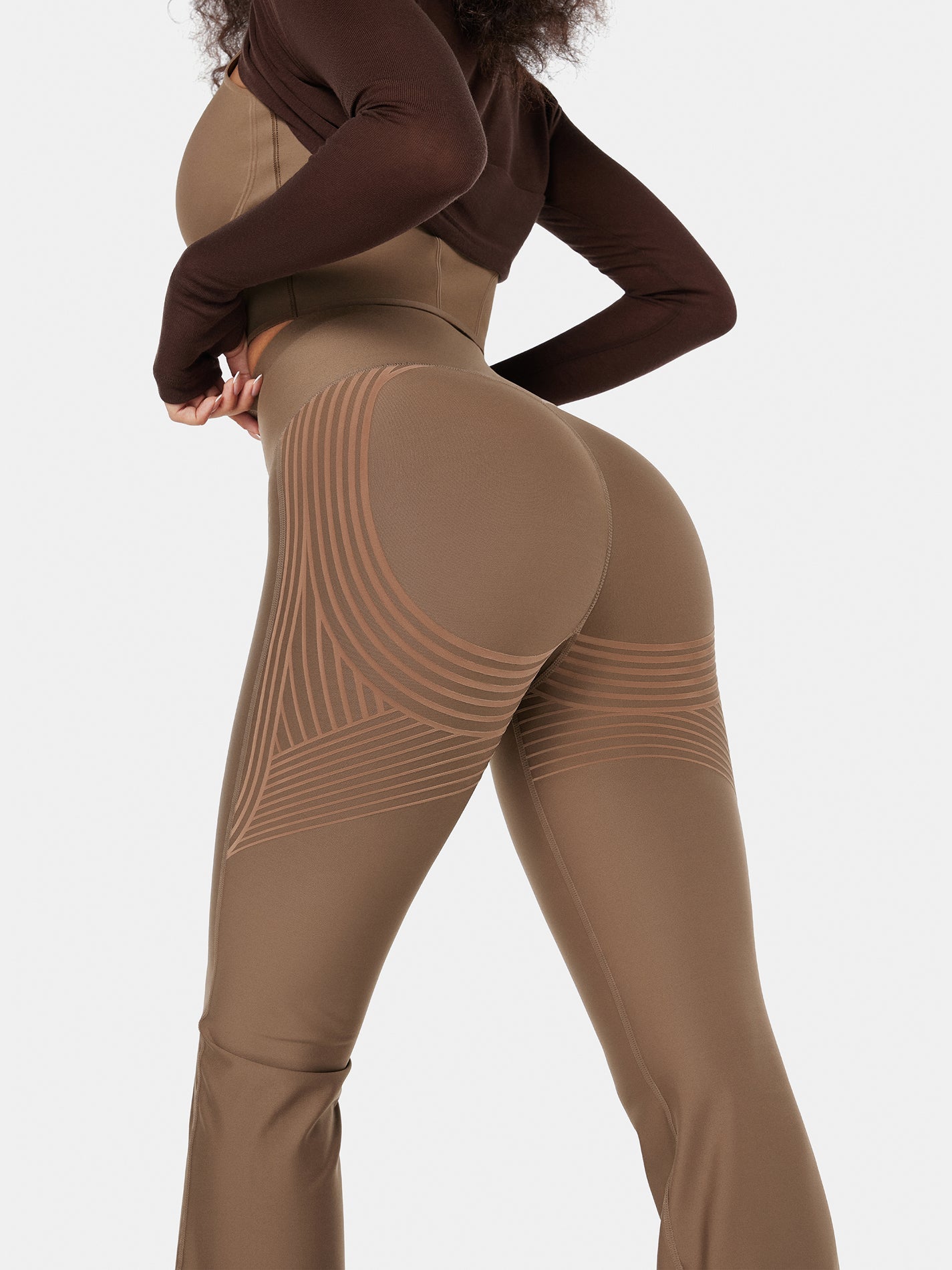 Body Sculpt Flare Leggings | Mova Studio