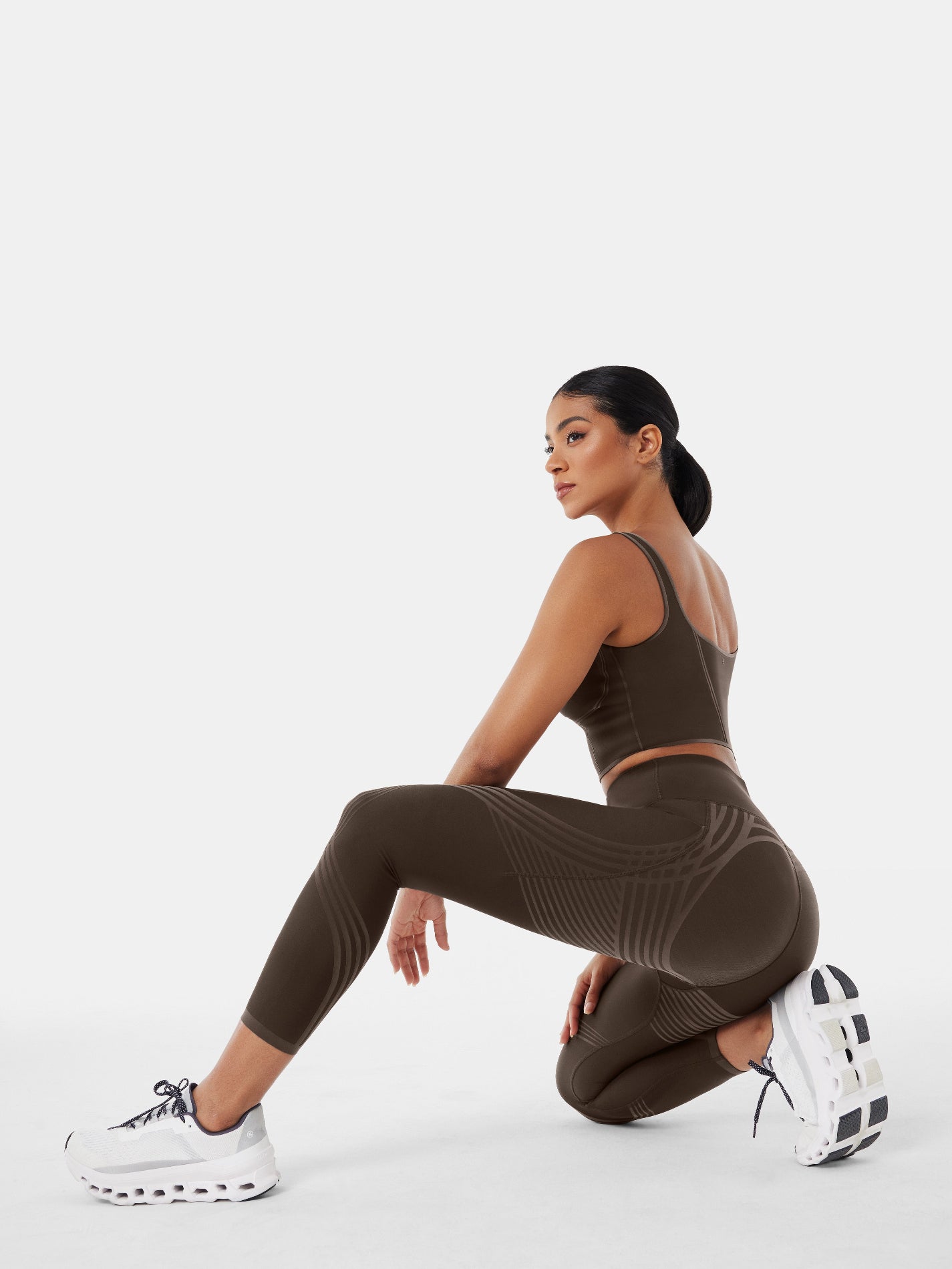 Body Sculpt Side Pocket 7/8 Leggings | Mova Studio