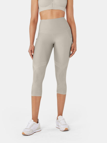 Body Sculpt Side Pocket Capri Leggings | Mova Studio
