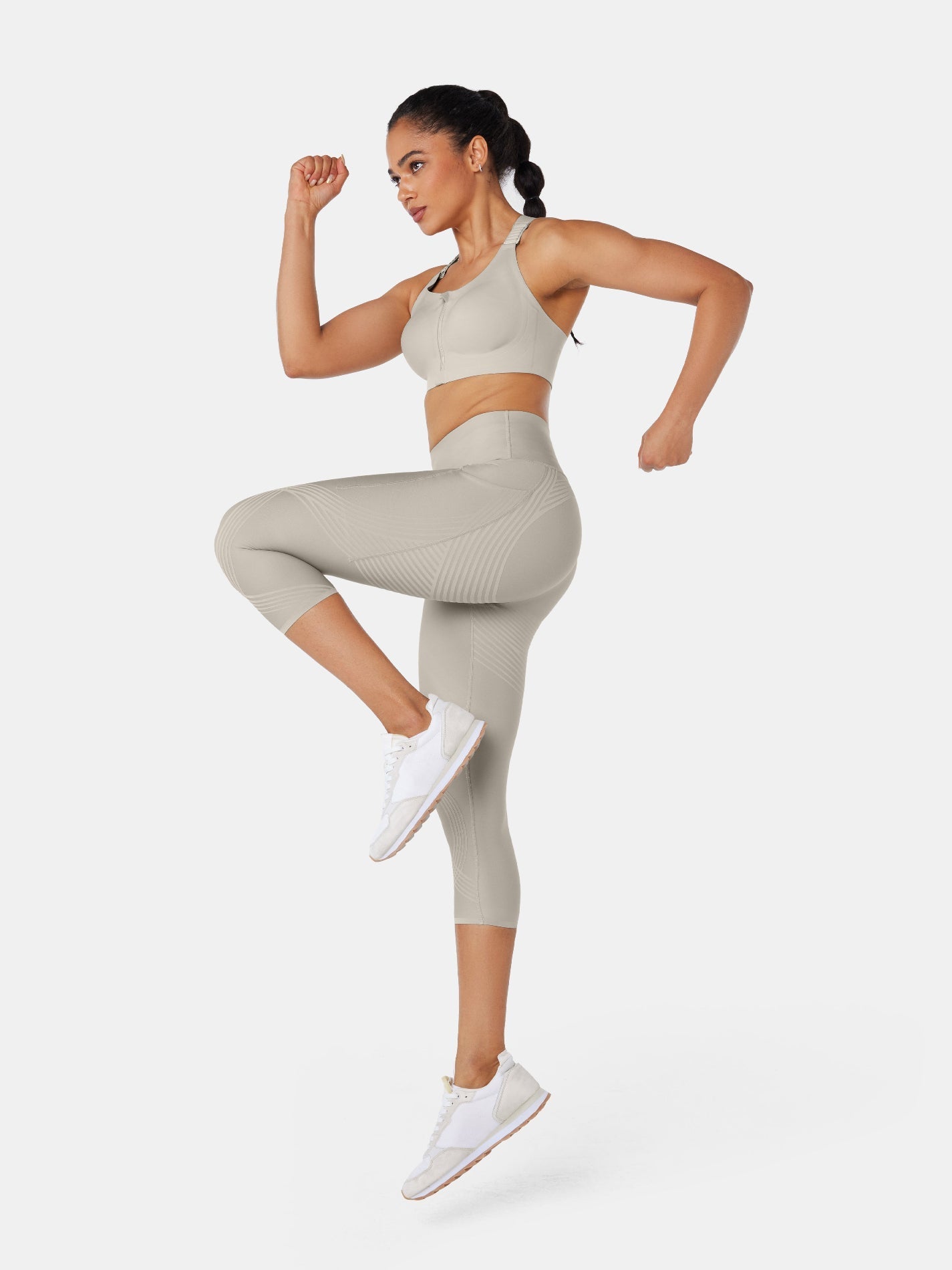 Body Sculpt Side Pocket Capri Leggings | Mova Studio