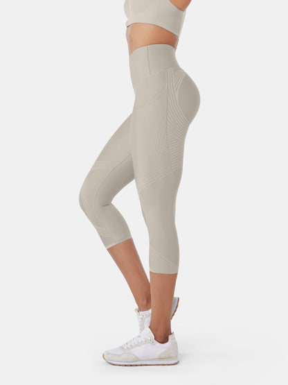 Body Sculpt Side Pocket Capri Leggings | Mova Studio