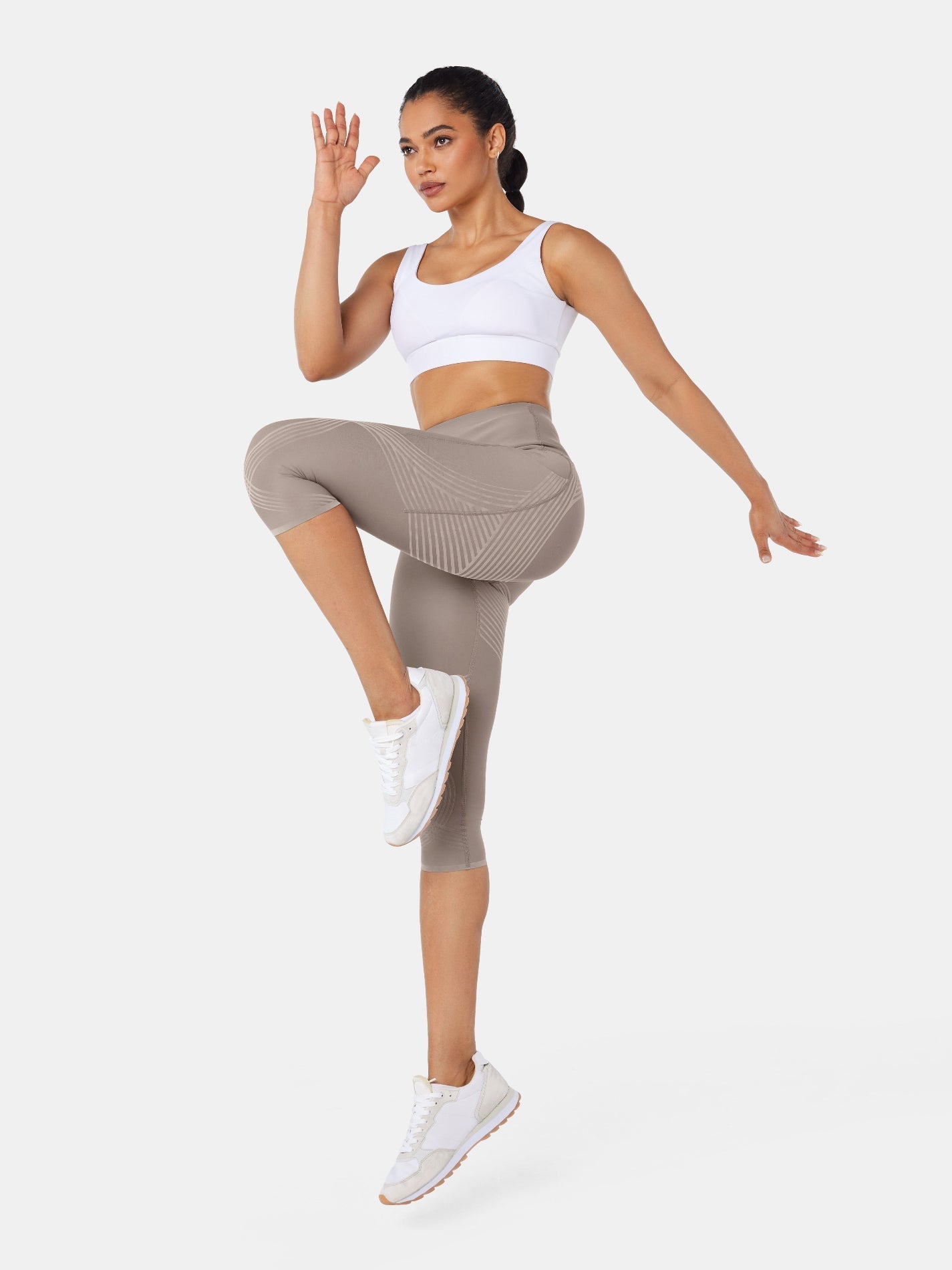 Body Sculpt Side Pocket Capri Leggings | Mova Studio