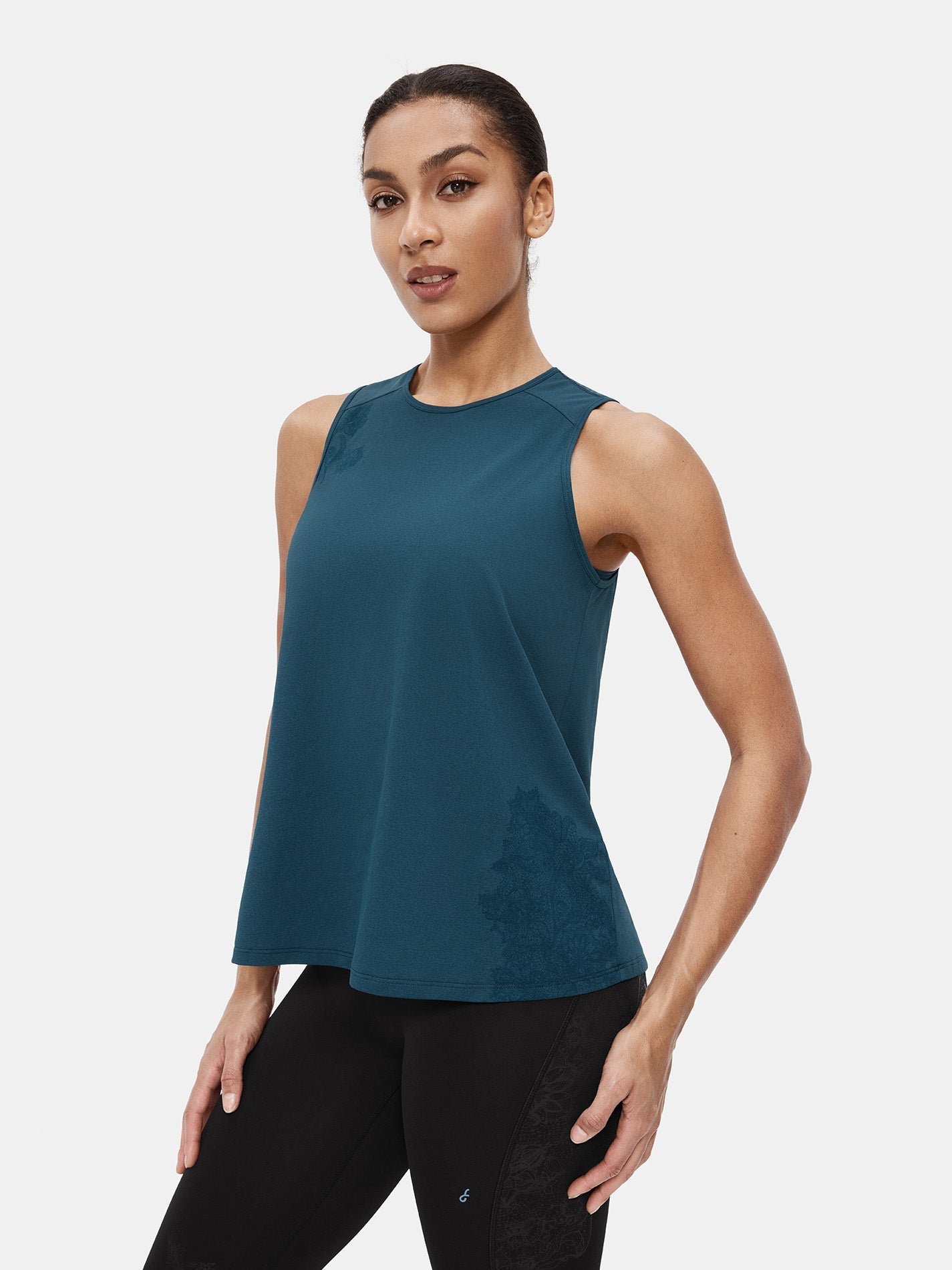 Body Sculpt CalmWave Tank Top (Built-in Bra) | Mova Studio