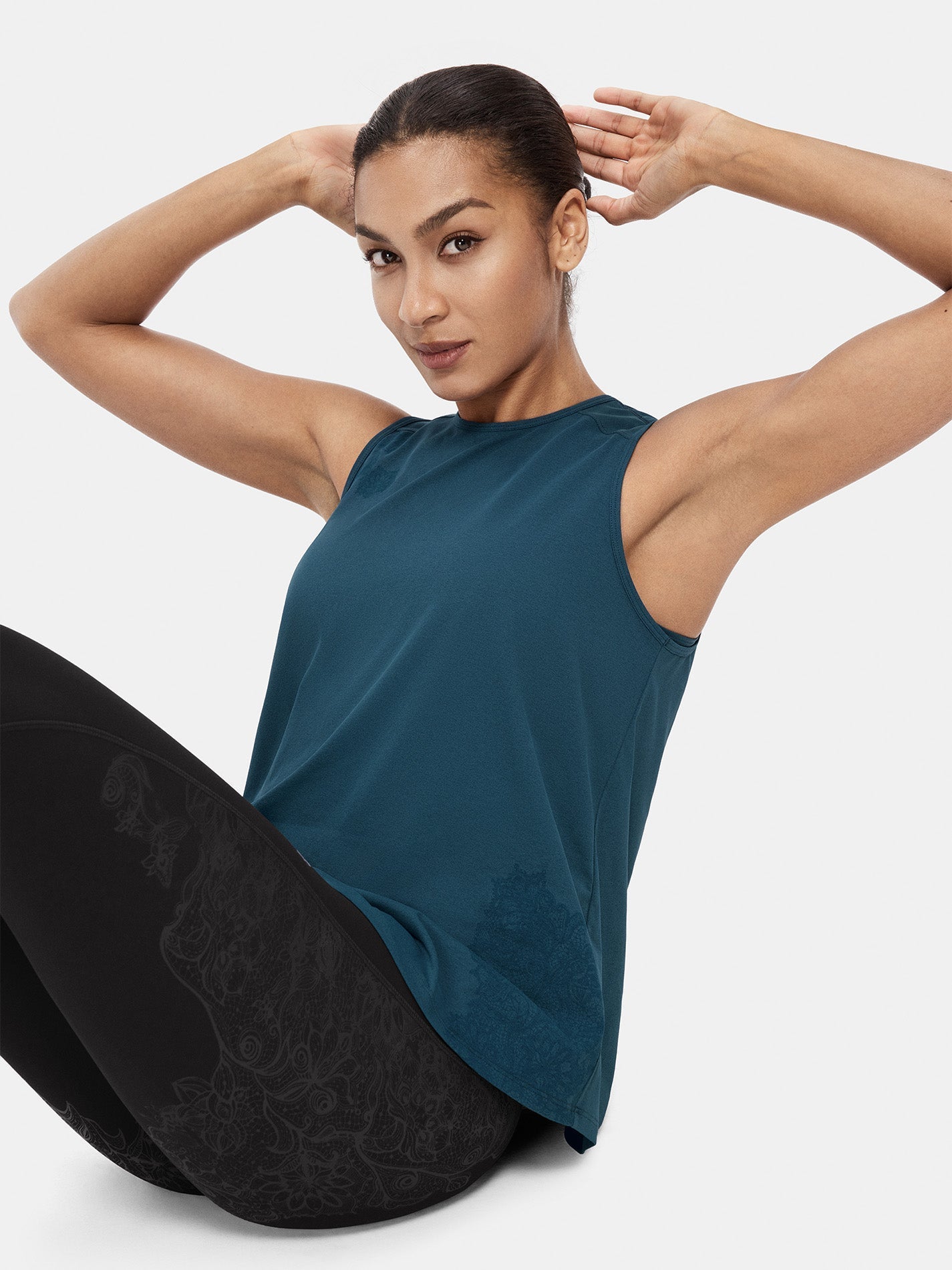 Body Sculpt CalmWave Tank Top (Built-in Bra) | Mova Studio