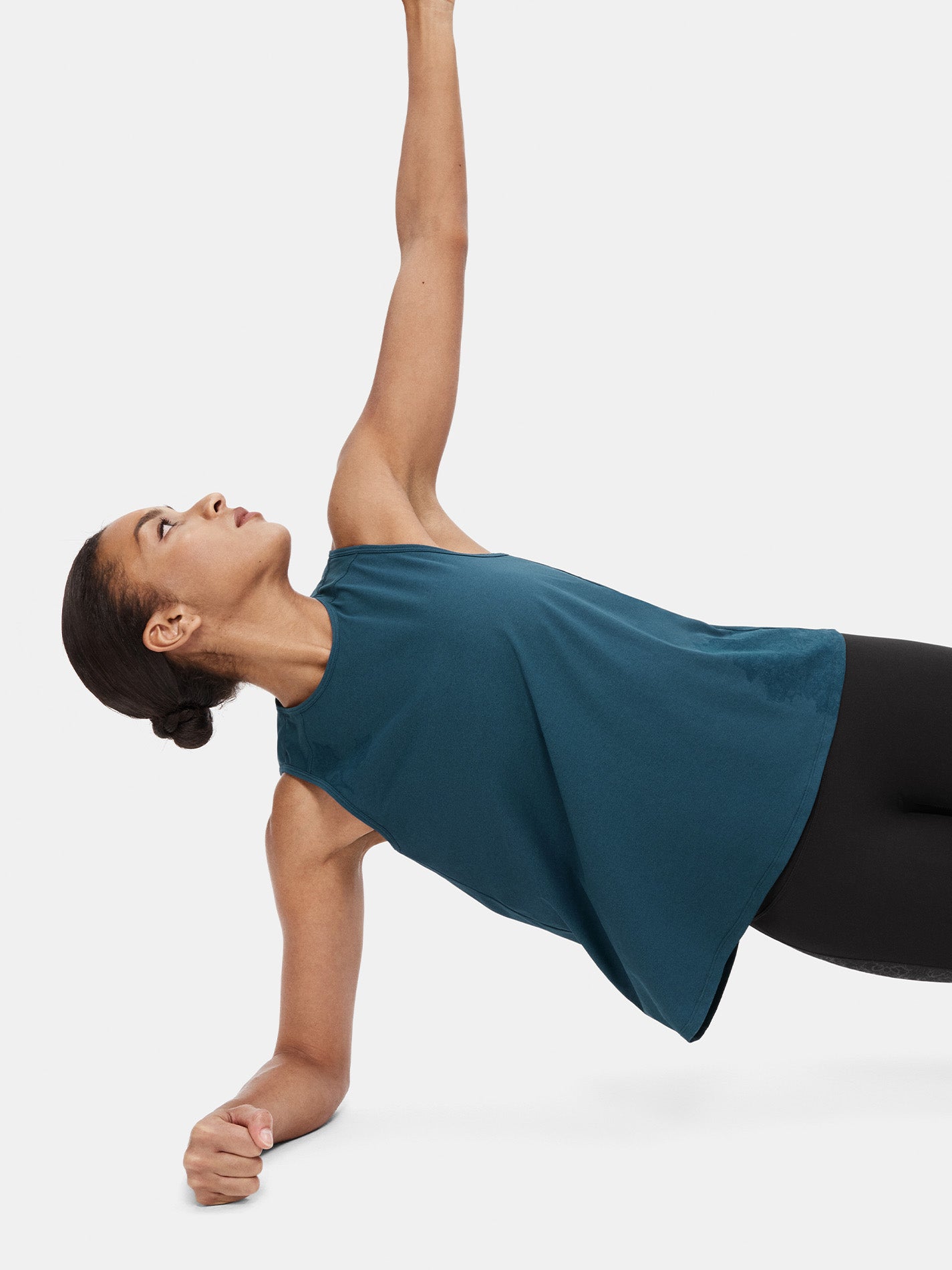 Body Sculpt CalmWave Tank Top (Built-in Bra) | Mova Studio