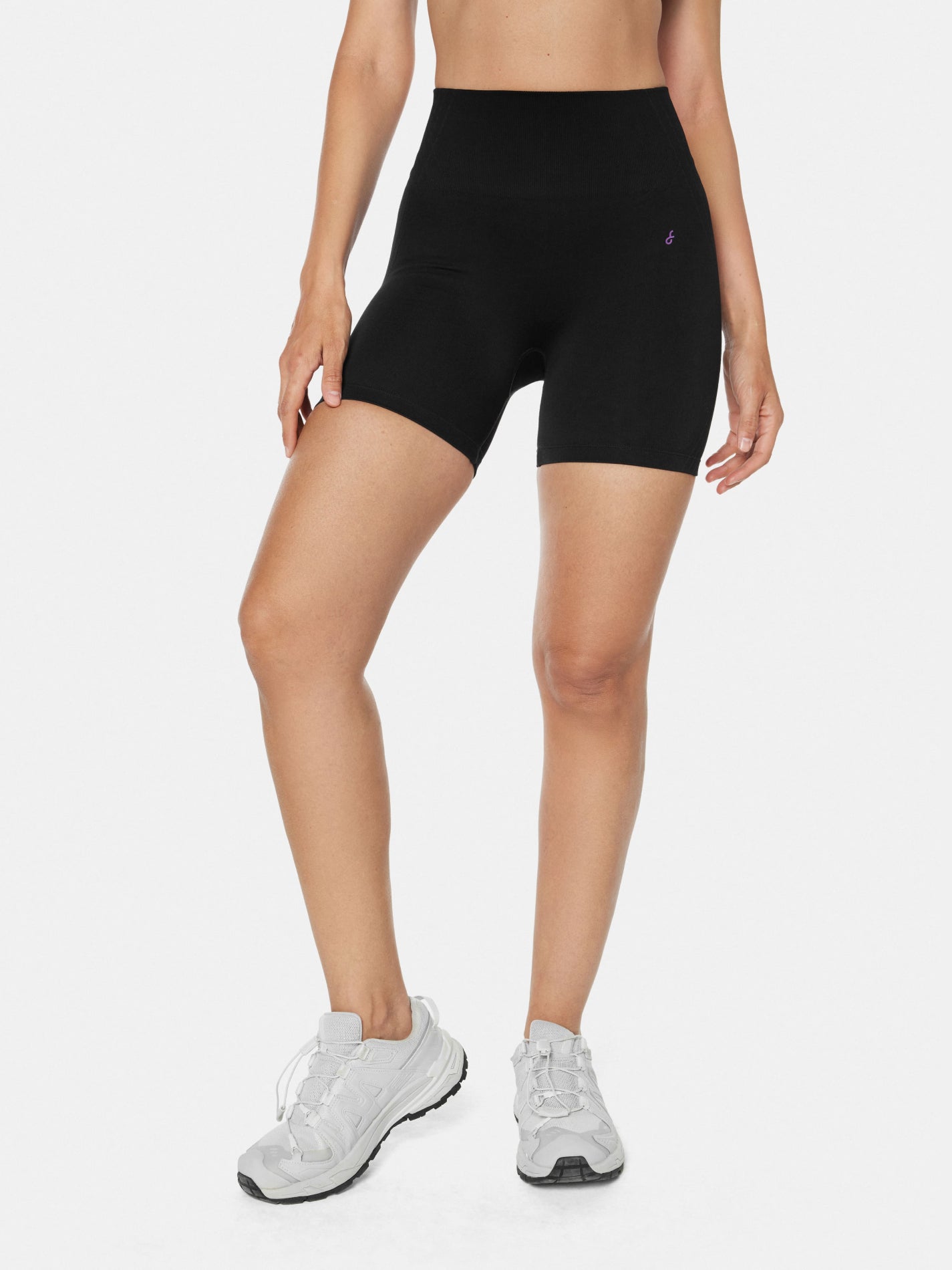 FirmFiit Seamless 8" Biker Shorts | Mova Studio