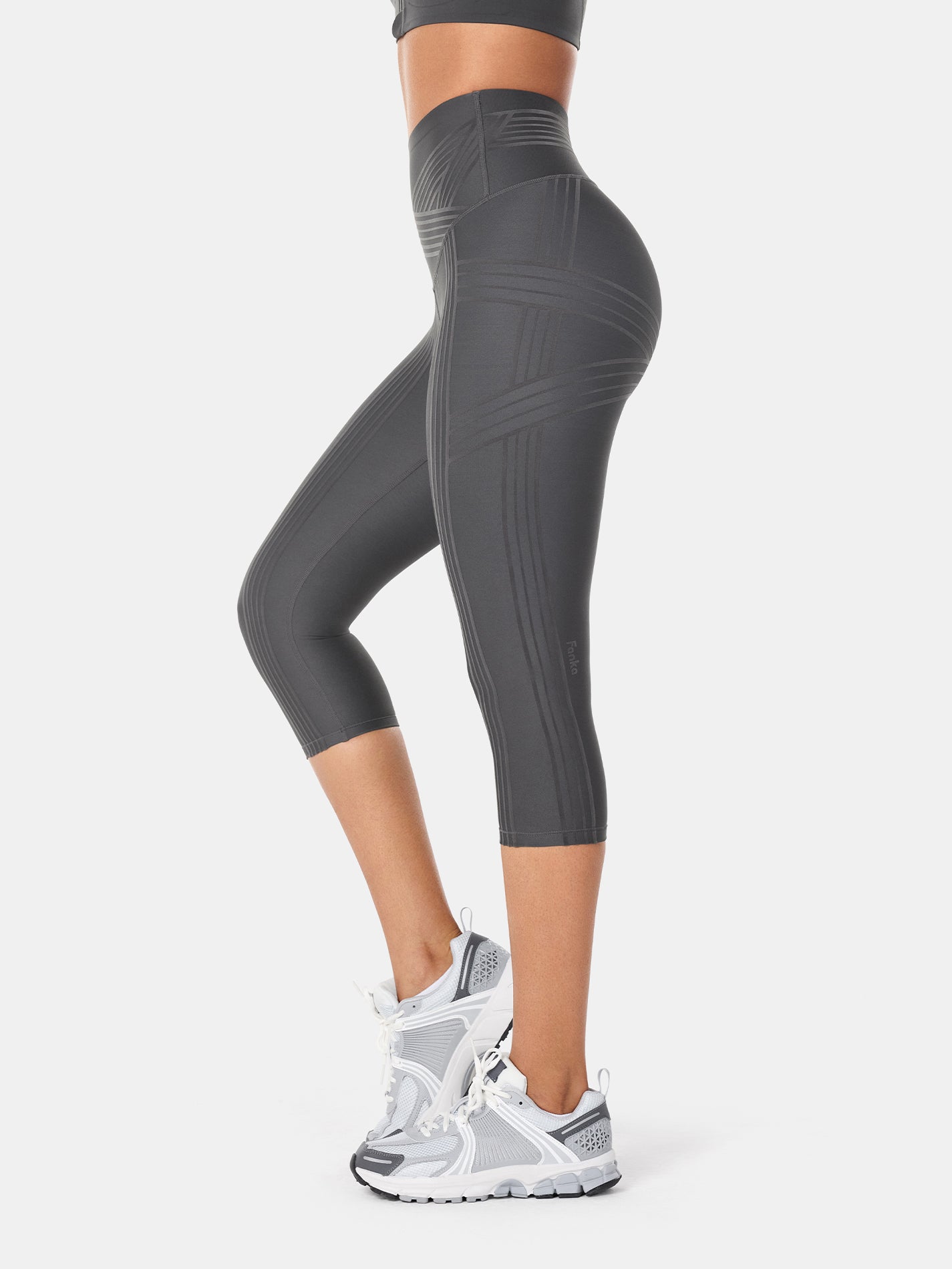 PowerBand Resistance Capri Leggings (Reversible Wear) | Mova Studio