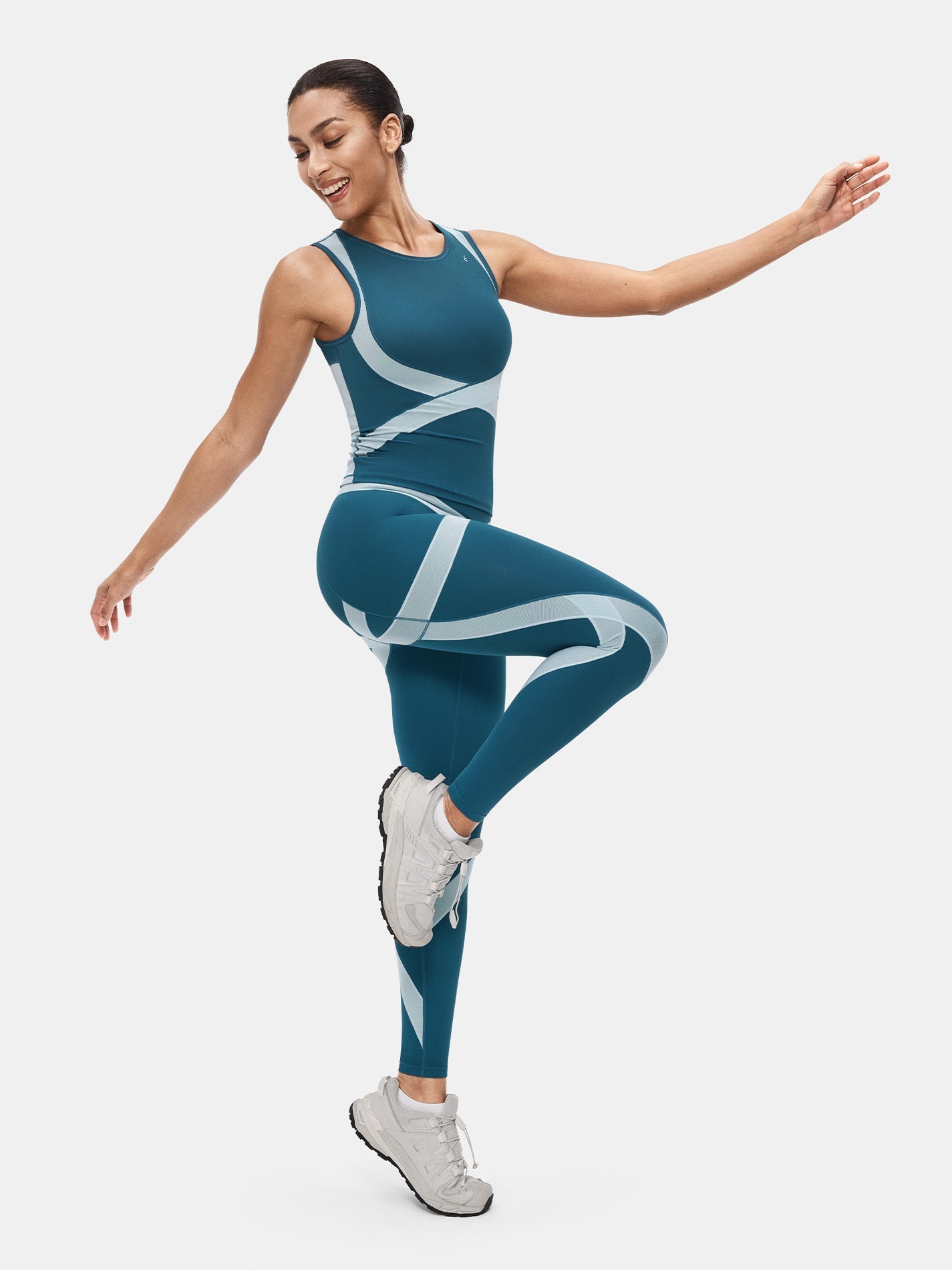PowerBand Resistance FlowX Tank Top | Mova Studio